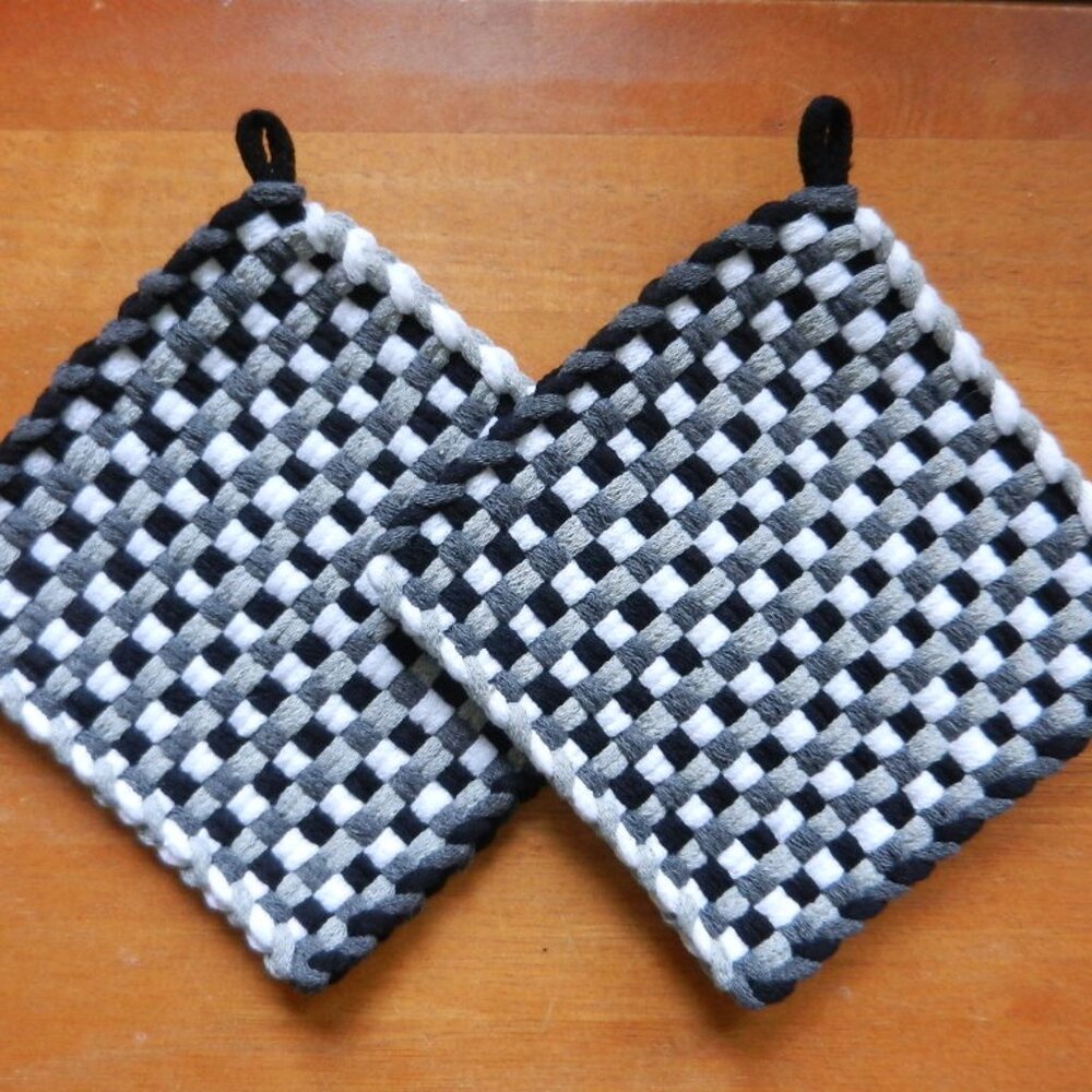 Set of 2 Handmade Artisan Woven Loomed Cotton Potholders Hot Pads Trivets Décor